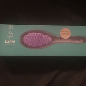 NIB Ceramic Straightening Brush